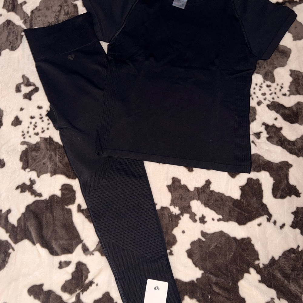 Women’s Best Black 2-Piece Activewear Set NWT – Top + Leggings